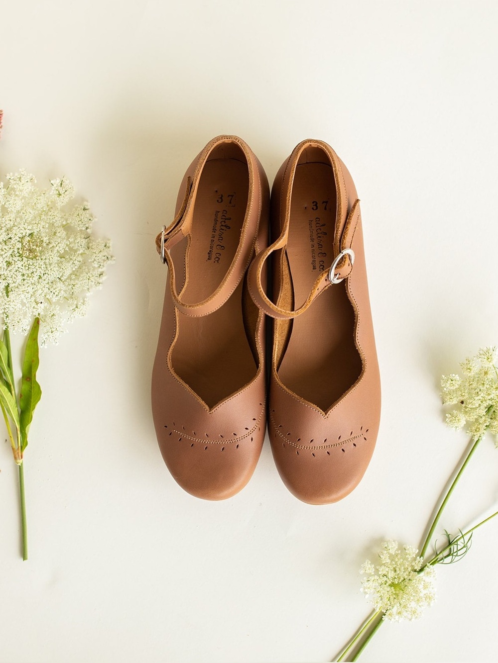 Adelisa & Co. Women’s Cosecha Mary Janes Size 39
